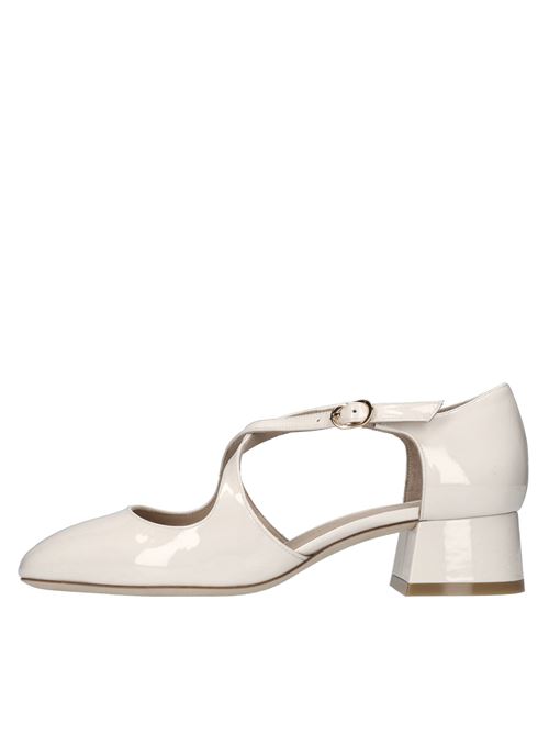 Décolleté in vernice STUART WEITZMAN | CLEM 35 4513050756CREMA